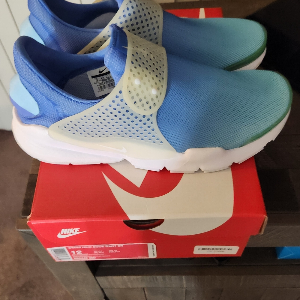 Nike Dock Dart BR Blue and White Slip-On Sneakers